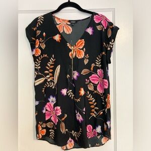 Express Black floral zip front blouse (Size M)